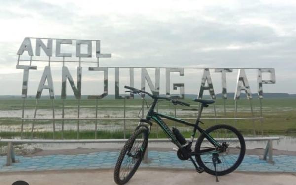 Sesuai namanya tempat wisata di Ogan Ilir ini berada di Tanjung Atap. (Foto: Instagram)