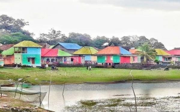Tempat wisata di Ogan Ilir berikutnya Kampung Warna Warni di Desa Burai. (Foto: @genpisumsel)