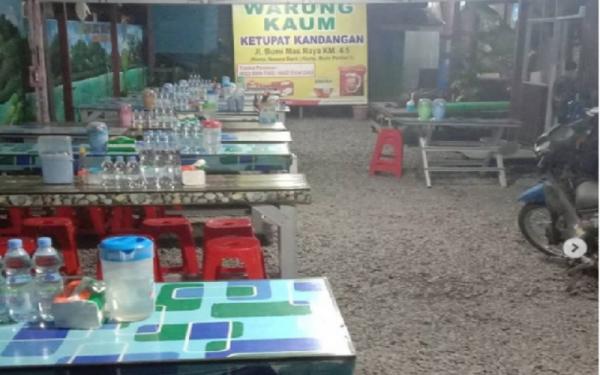 Ketupat Kandangan di Warung Kaum (Foto: Instagram/Warung Kaum)