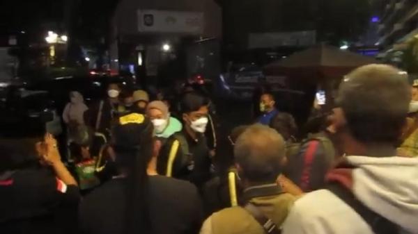 Pulang Dari Pon Xx Papua 2021 270 Atlet Jabar Jalani Karantina Bagian 1<script async src=