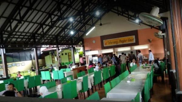 Tempat makan di Samarinda Kalimantan Timur salah satunya Warung Banjar Sari. (Foto: ist)