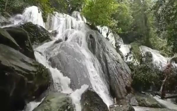 Tempat Wisata di Balangan, Air Terjun Manyandar (Foto: Instagram/Air Terjun Manyandar)