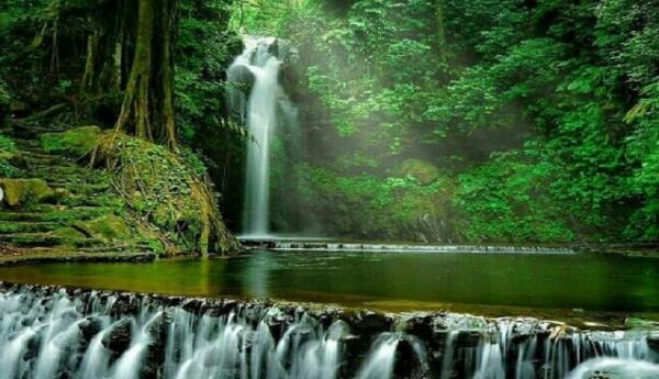 Curug Putri nerupakan salah satu air terjun di Kuningan degan suasana eksotis dan asri. (Foto: Instagram/@likeskuningan)