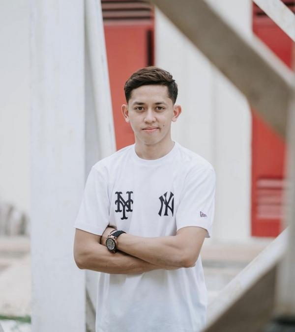 Potret Ganteng Rian Ardianto Atlet Bulutangkis yang berlaga di Thomas Cup 2021. (Foto: instagram)
