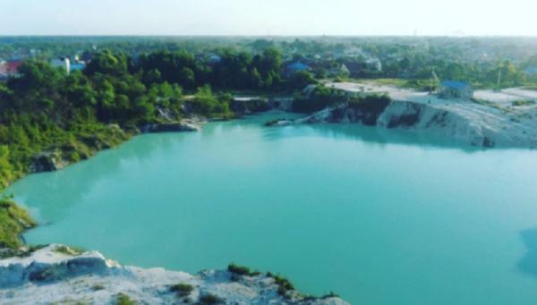 Danau Biru Sintang Kalimantan Barat Danau Biru Sintang. (Foto: IG @izul_ya)