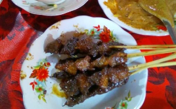 7 tempat makan di Kudus salah satunya Sate Kerbau Menara. (Foto: Instagram @graha2win)