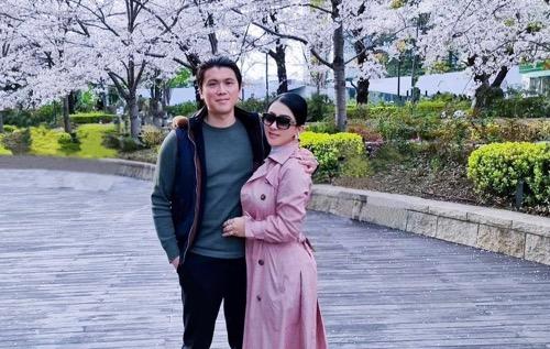 Syahrini dan Reino Barack. (Foto: IG)