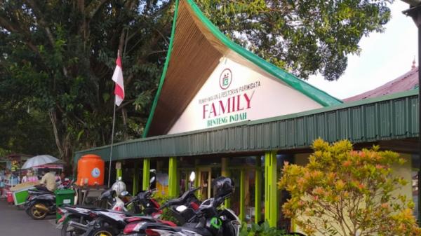 Tempat kuliner di Bukittinggi Tempat kuliner di Bukittinggi, Restaurant Family Benteng Indah (Lara Pamungkas Dokumen)