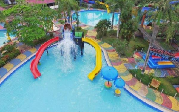 kolam renang terdekat di Banjarmasin Kalimantan Selatan, Waterboom Pesona Modern (Foto: Instagram/Waterboom Pesona Modern) kolam renang terdekat di Banjarmasin Kalimantan Selatan, Waterboom Pesona Modern (Foto: Instagram/Waterboom Pesona Modern)
