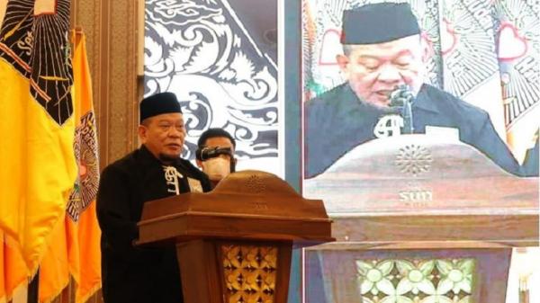 Ketua DPD RI AA La Nyalla Mahmud Mattalitti PSH Ketua DPD RI AA La Nyalla Mahmud Mattalitti saat dikukuhkan sebagai warga kehormatan Persaudaraan Setia Hati Terate (PSHT) di Madiun, Jawa Timur, Minggu (17/10/2021). (Foto: Istimewa)