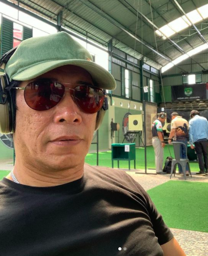 Para artis menjalani hidup pernikahan dengan cara poligami. (Foto: Instagram)