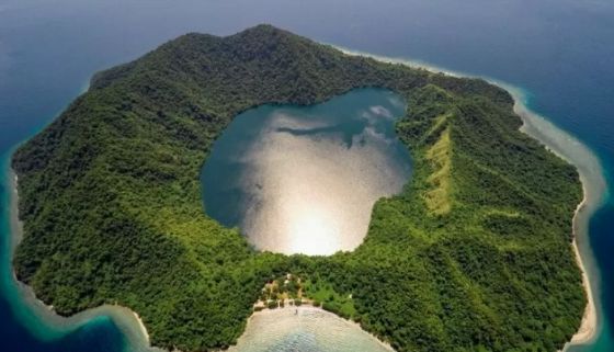 pulau satonda (Foto: Antara)