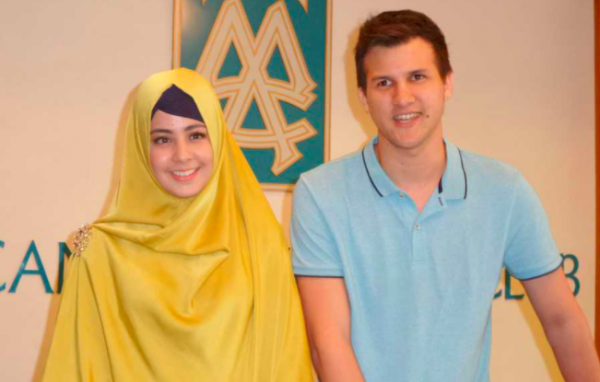 Screen Shot 2021 10 21 At 07 13 31 Artis dengan perceraian pernikahan tercepat. (foto: Instagram)