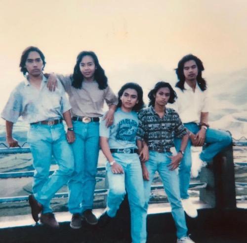 Ari Lasso muda Wajah cupu Ari Lasso masih muda, ketika di band Dewa 19.