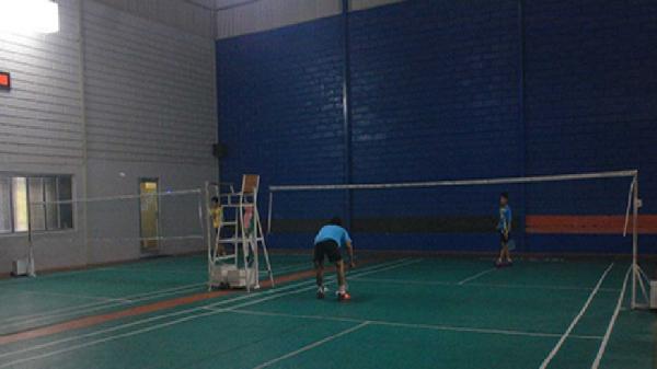 Lapangan badminton The Clovers Sport Club Bandung. (Foto: Twitter/@cloversportclub)