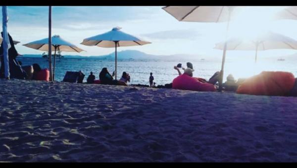 Pantai Sebalang, Lampung Selatan. (Foto: Instagram/pantai.sebalang.hits)