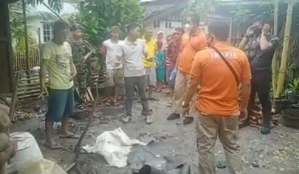 Olah TKP pembunuhan di Sambas. (Foto: iNews/Uun Yuniar)