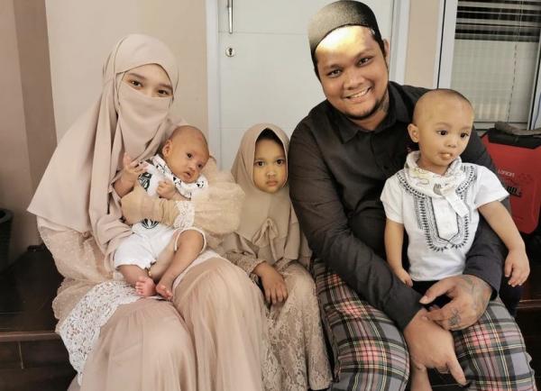 Deretan artis cowok yang hijrah dan memutuskan mengubah penampilan. (foto: Instagram)