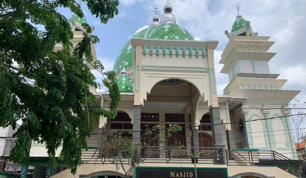 Masjid NU Sunan Giri berarsitektur unik, sering jadi jujugan warga untuk beribadah. (dokumen pribadi).