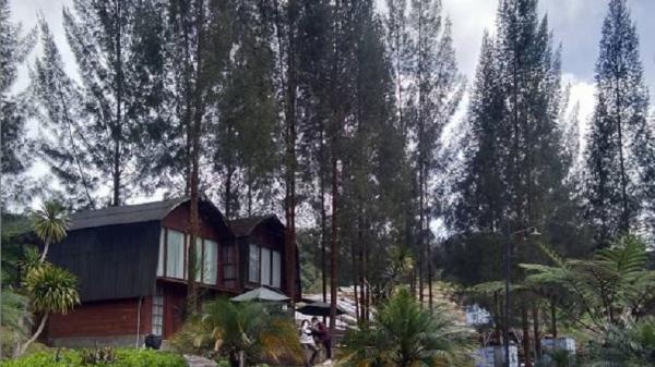 Tempat wisata di Karo Sumatera Utara salah satunya Villa Mari Pro Lau Kawar. (Foto: Instagram/Diana Salim)