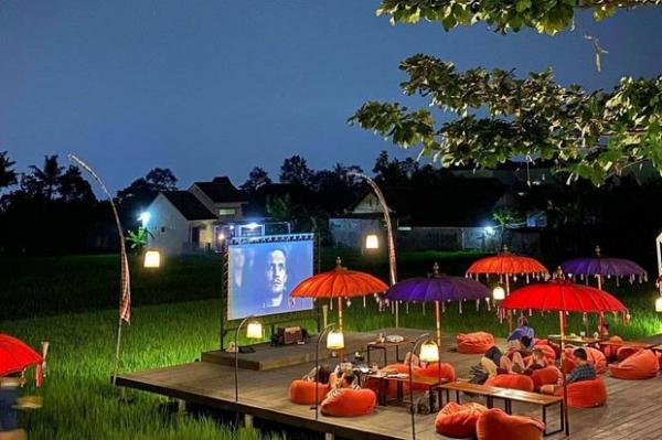  Warung Layar Sentuh menawarkan konsep tradisional-modern bak nuansa pedesaan desa dengan sentuhan vintage. (Foto : @warunglayarsentuh)