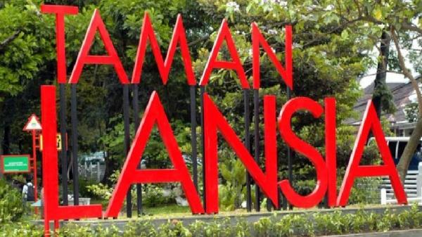 Taman Lansia, Jalan Diponegoro, Kota Bandung. (Foto: tempatwisatadibandung.info)