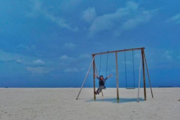 Pantai Ohoidertawun di Kota Tual Maluku. (Foto: Instagram)
