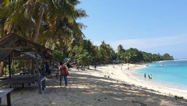 Pantai Base G Pantai Base G. (Foto: Instagram/rachmatgeo)