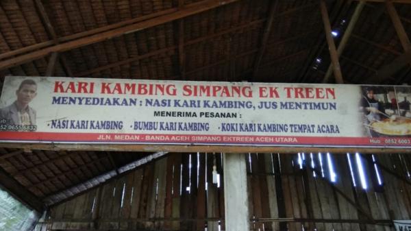 Tempat makan di Aceh Utara Tempat makan di Aceh Utara, Kari Kambing Simpang Ek Tren (Dokumen/Charles Pierre)