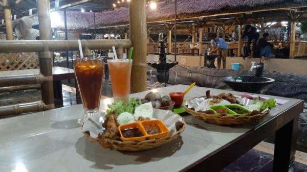 Tempat makan di Aceh Utara, Warung Bambu Bu Har (Dokumen/Molyd UMC)