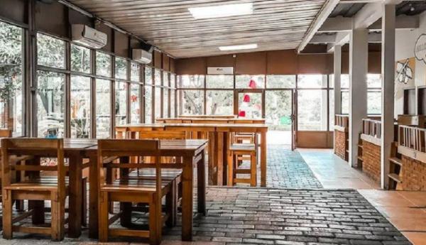 Di tempat ini Anda bisa menikmati kuliner ala Negara Sakura dengan harga terjangkau. (Foto: Instagram/@wasabisushiramen)