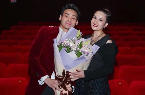 Chelsea Islan dan Rob Clinton saat premier film.