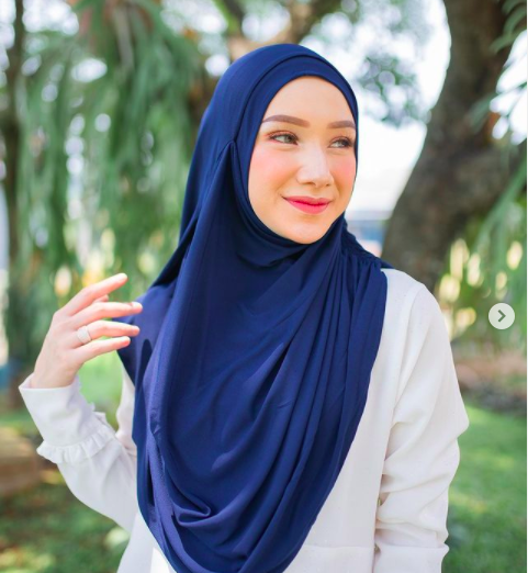 Screen Shot 2021 10 28 At 19 46 51 Artis cantik menikah dengan ustaz dan hidup bahagia. (Foto: Instagram)