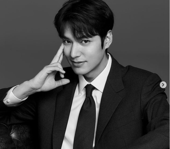 Daftar artis Korea ganteng tanpa operasi plastik. (Foto: Instagram)