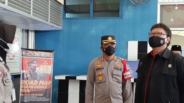 Menpan Tjahjo Kumolo Tinjau Pembuatan SIM di Mapolresta Banda Aceh