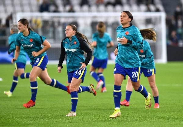 Samantha Kerr (nomor 20) saat membela Chelsea (foto: REUTERS)