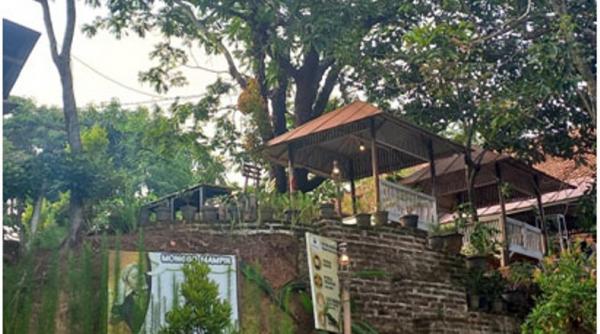 Coffeetuk Kajar, tempat nongkrong di Dawe Kudus.