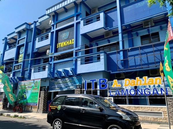 Institut Teknologi Dan Bisnis Ahmad Dahlan Insititut Teknologi dan Bisnis Ahmad Dahlan (Foto : Bashirotul Insiya)