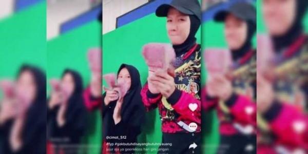 Tangkapan Layar Video Viral Istri Kapolres Tebingtinggi Tangkapan Layar Video Viral Istri Kapolres Tebingtinggi