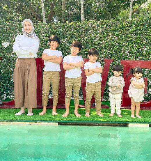 Screen Shot 2021 10 31 At 13 04 06 Artis Cantik Punya Banyak Anak. (Foto: Instagram)