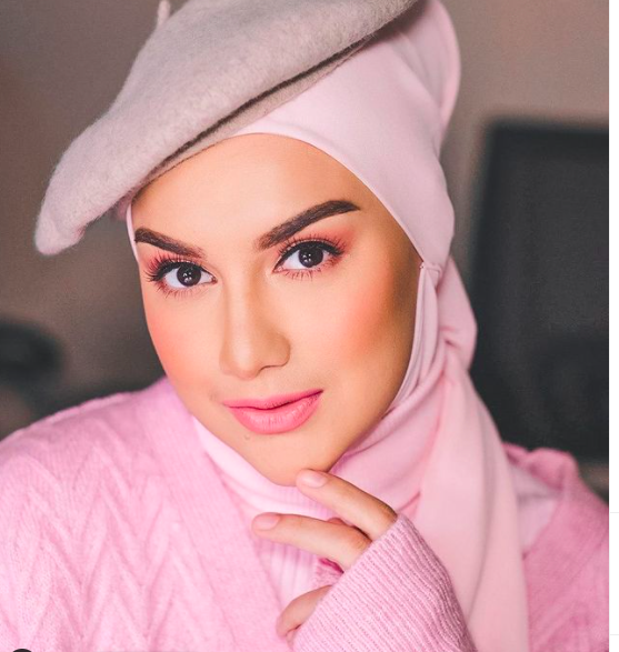 Artis cantik jadi mama muda di usia sebelum 30 tahun. (Foto: Instagram)