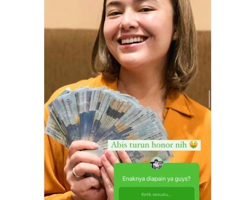 Amanda Manopo pamer duit. (Foto: IG)