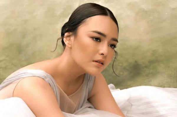 Kekayaan Amanda Manopo Artis Indonesia Non Muslim yang Bisa Membaca Al-Qur'an. (Foto: Instagram)