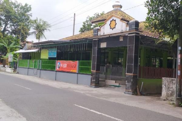 Masjid Al Hidayah Masjid Al Hidayah berada di desa Paker, Mulyodadi, Bambanglipuro, Bantul. (Foto : Ist)
