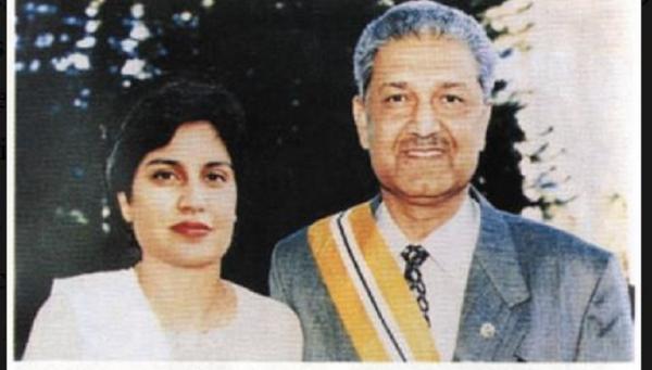 DR. AQ Khan dan putrinya Dhina Khan. (Foto: rabwah.net)