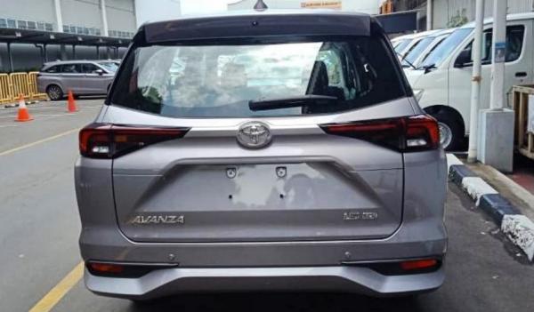Toyota Avanza 1