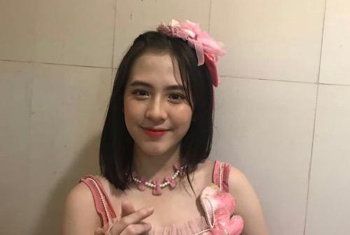 Artis berdarah Sunda, Adhisty Zara.
