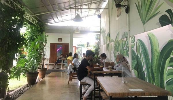 Rumah 30 merupakan salah satu tempat ngopi di Bogor Selatan yang cukup populer (Foto : Stephani Clara Janto)