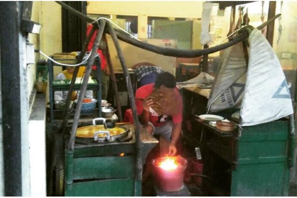  Sate Klatak Pak Jupaini berada di i Jalan Imogiri Timur, Km 10, Jejeran, Wonokromo, Pleret, Bantul. (Foto : @satepakjupaini)