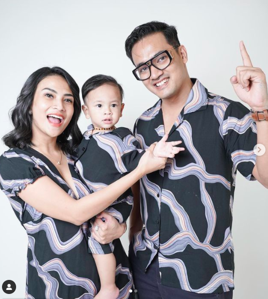 Screen Shot 2021 11 04 At 15 38 00 Potret mesra Vanessa Angel dan suaminya, Bibi Andriansyah. (Foto: Instagram)